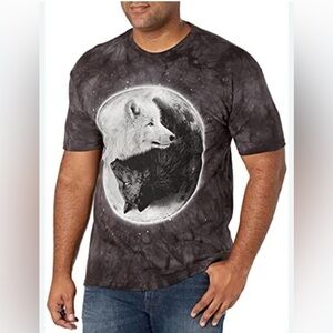 The Mountain Sz M Black Gray Graphic Tee Ying Yang Wolves Short Sleeve T-Shirt
